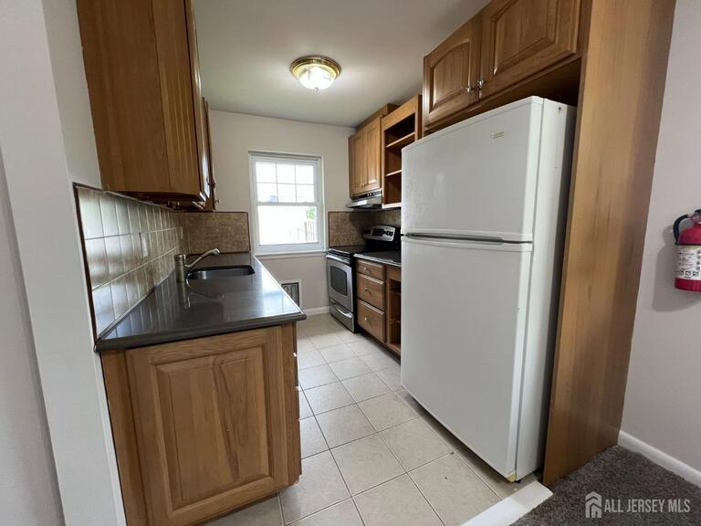 Photo 3 of 162 Belleville Avenue # 1B, Bloomfield NJ 07003, Bloomfield, NJ