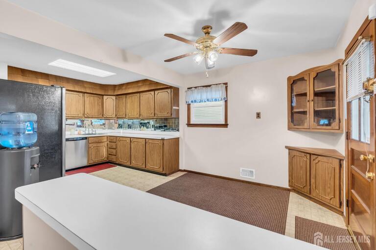 Photo 11 of 140 Camelot Drive, Port Reading NJ 07064, Port Reading, NJ