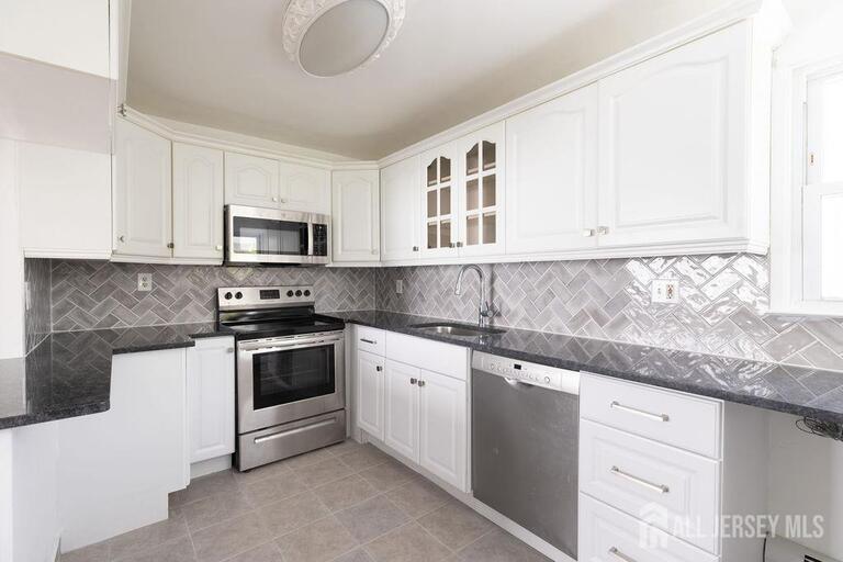 Photo 9 of 19 Jonquil Circle, Fords NJ 08863, Fords, NJ