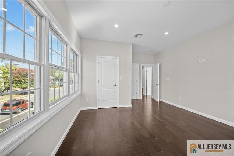 Photo 39 of 7 Mount Pleasant Avenue, Edison NJ 08820, Edison, NJ