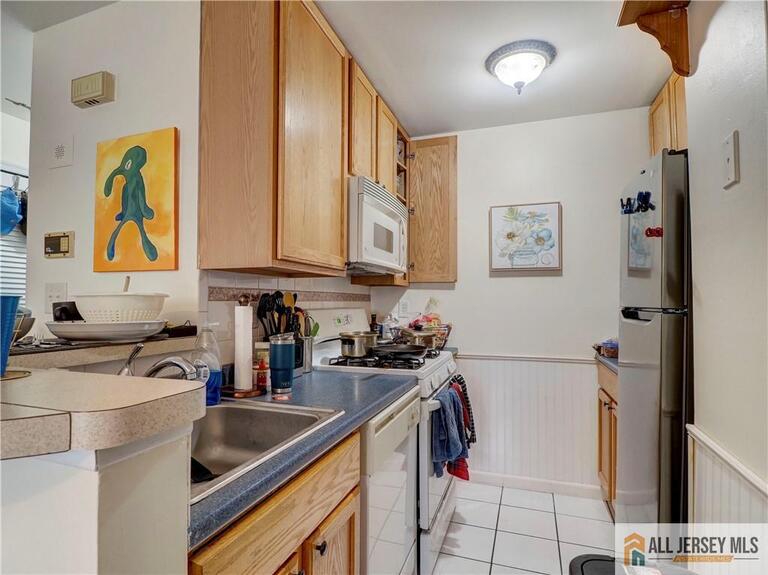 Photo 5 of 130 Longfield Court # 130, East Brunswick NJ 08816, East Brunswick, NJ