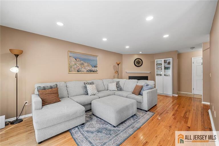 Photo 5 of 364 Bowler Court, Piscataway NJ 08854, Piscataway, NJ