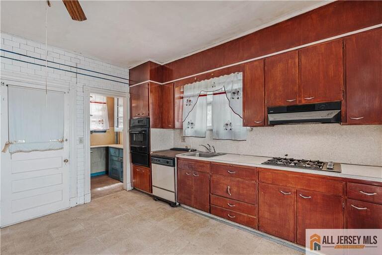 Photo 16 of 216 Handy Street, New Brunswick NJ 08901, New Brunswick, NJ