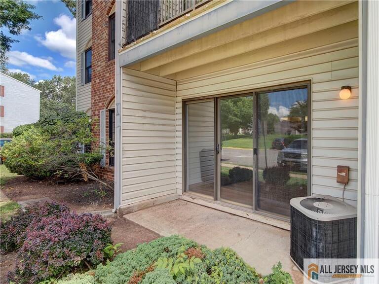 Photo 2 of 81 Canterbury Court, Piscataway NJ 08854, Piscataway, NJ