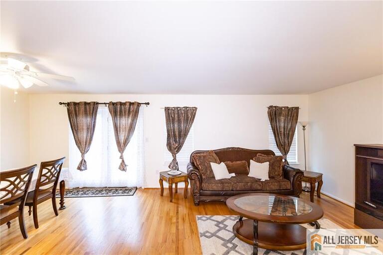 Photo 8 of 17 Heritage Court, Ewing NJ 08628, Ewing, NJ