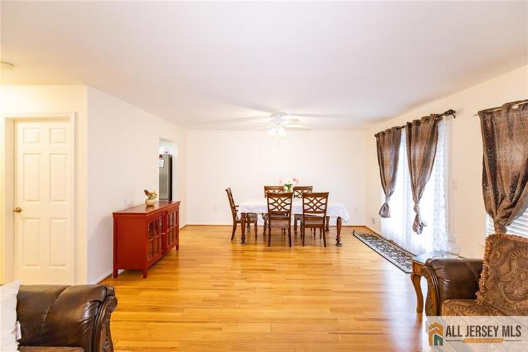 Photo 6 of 17 Heritage Court, Ewing NJ 08628, Ewing, NJ