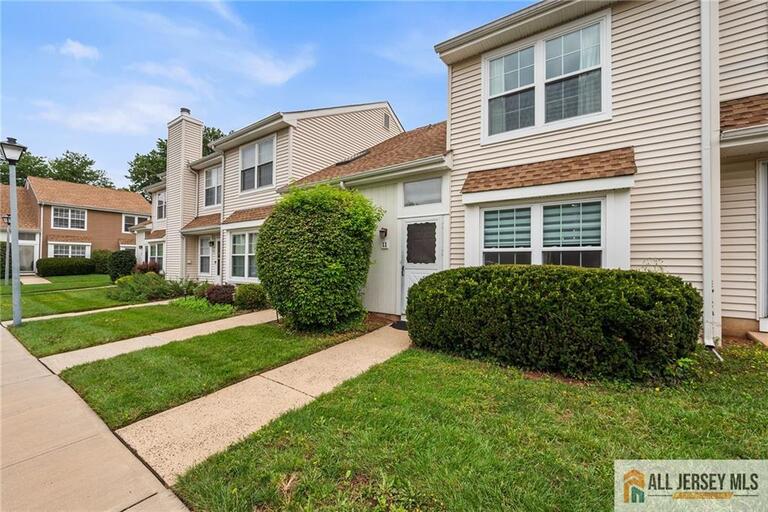 Photo 2 of 11 Canterbury Circle, Franklin NJ 08873, Franklin, NJ