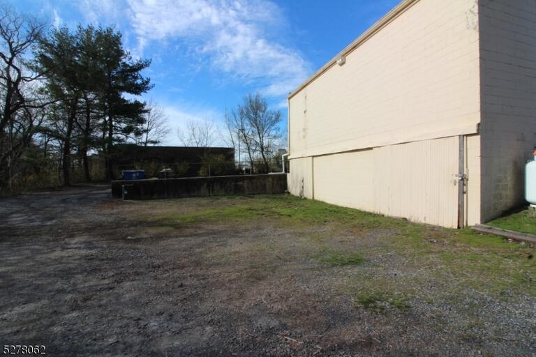 Property listing MLS 3893105 photo 2