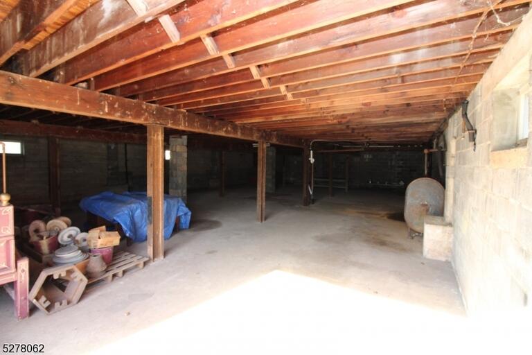 Property listing MLS 3893105 photo 3