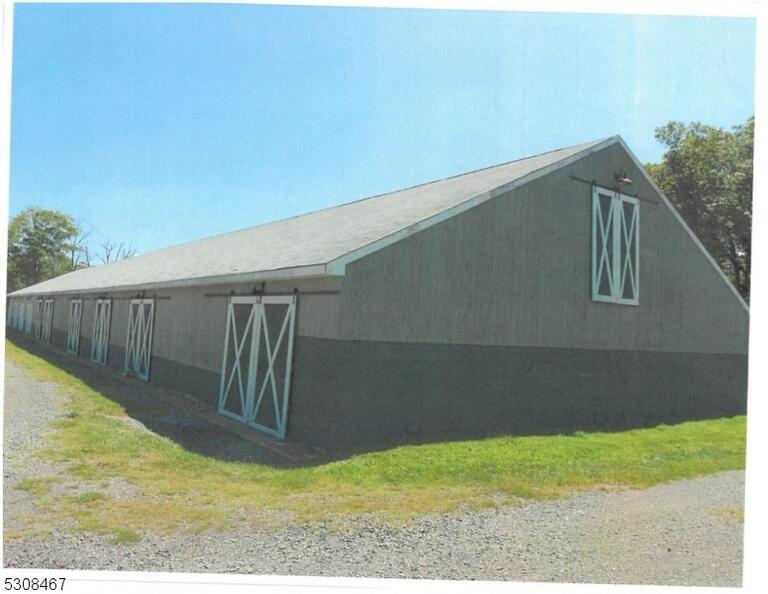 Property listing MLS 3920149 photo 1