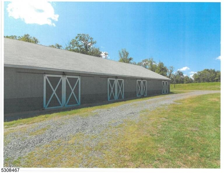 Property listing MLS 3920149 photo 9