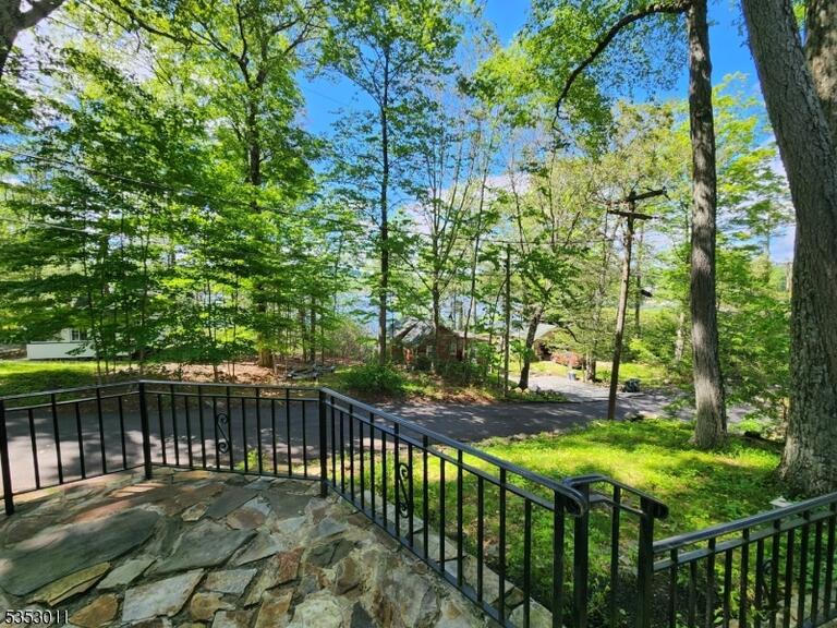 Property listing MLS 3965293 photo 2