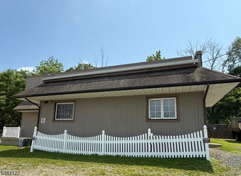 Property listing MLS 3965794 photo 2