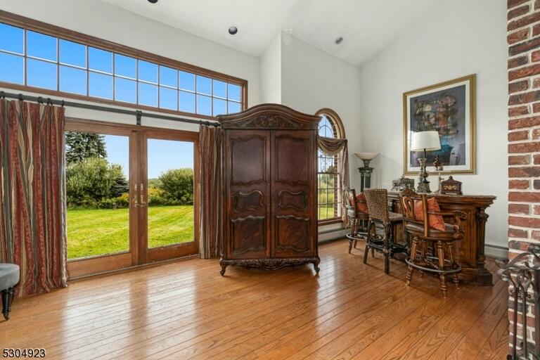 Property listing MLS 4003803 photo 8