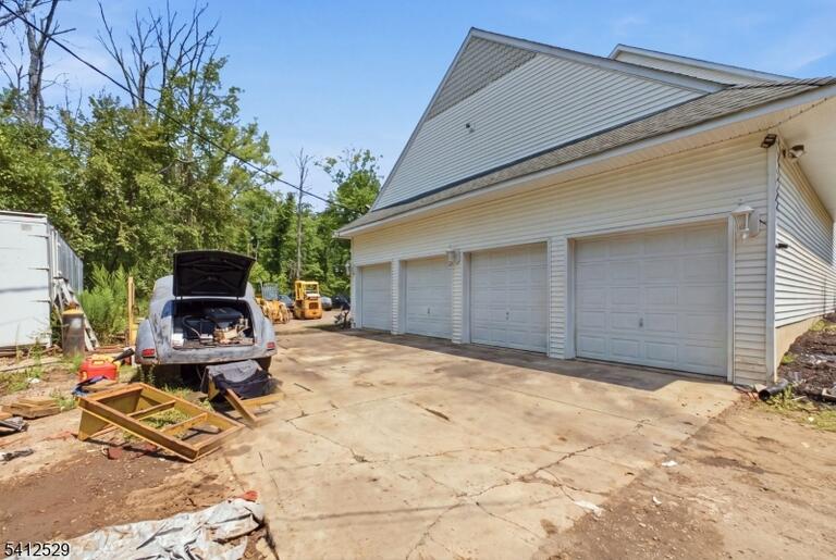 Property listing MLS 4010735 photo 44