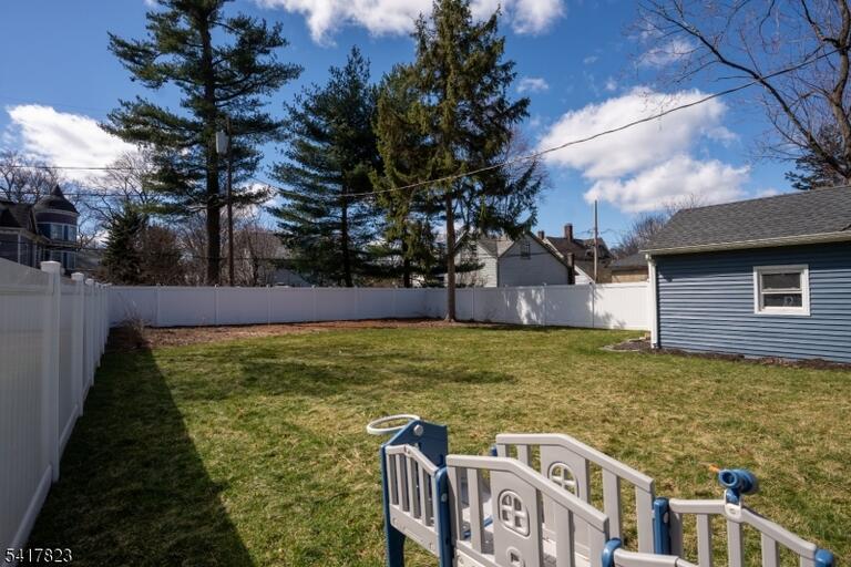 Property listing MLS 4015515 photo 33