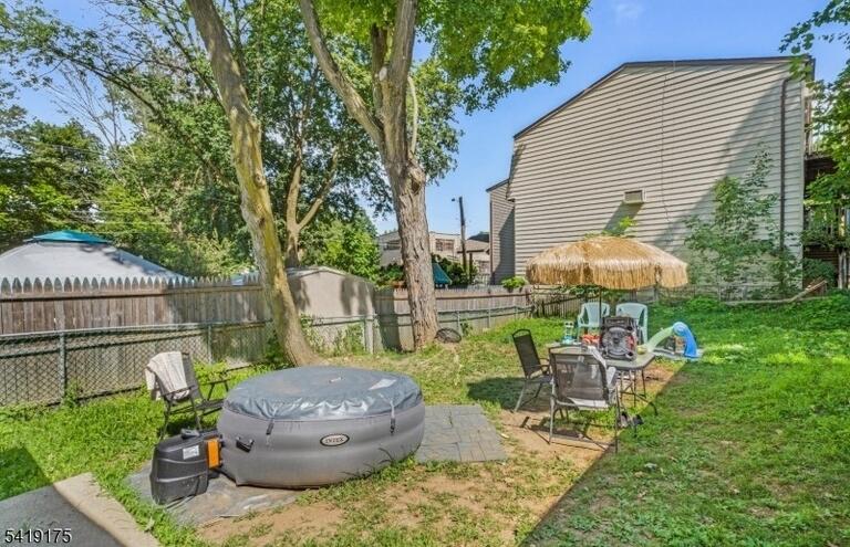 Property listing MLS 4016190 photo 28