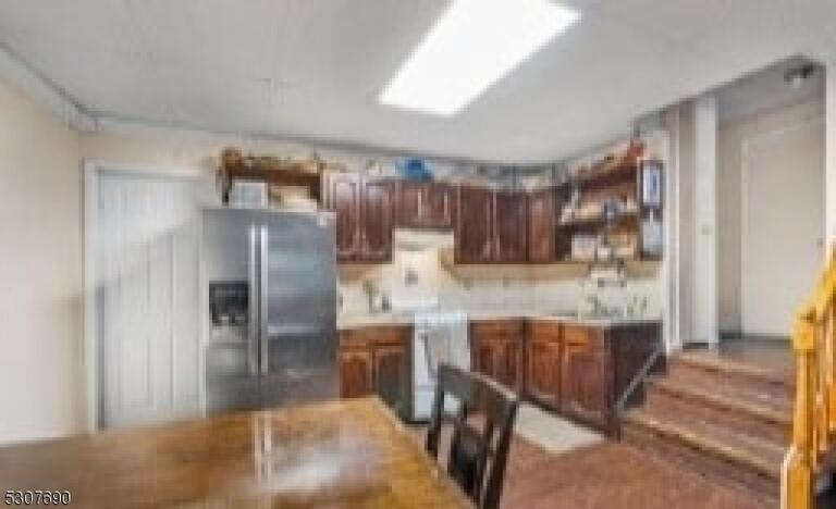 Property listing MLS 4016190 photo 3
