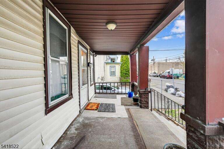 Property listing MLS 4016732 photo 2