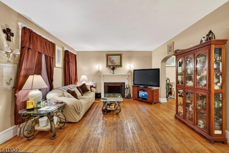 Property listing MLS 4016732 photo 3