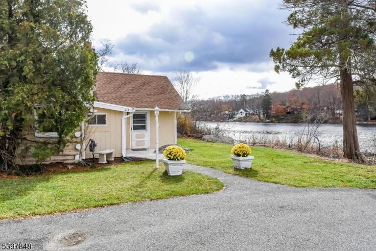 Property listing MLS 4017820 photo 27