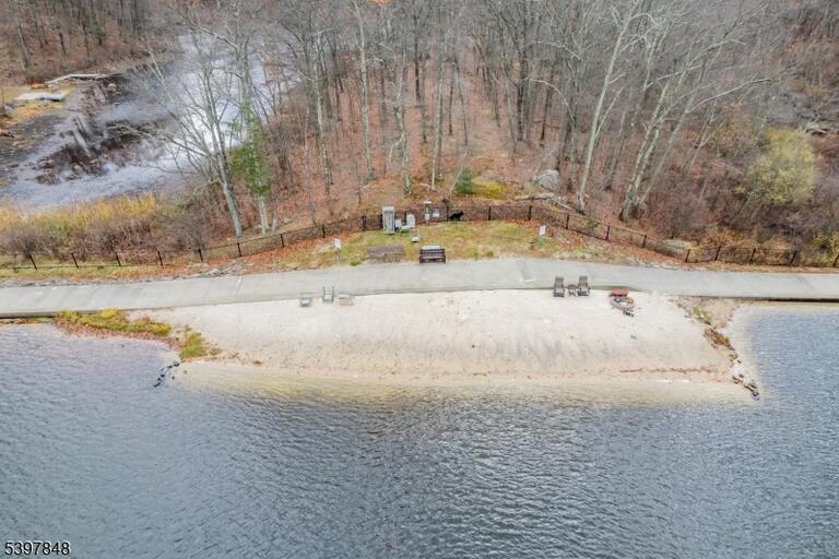Property listing MLS 4017820 photo 37