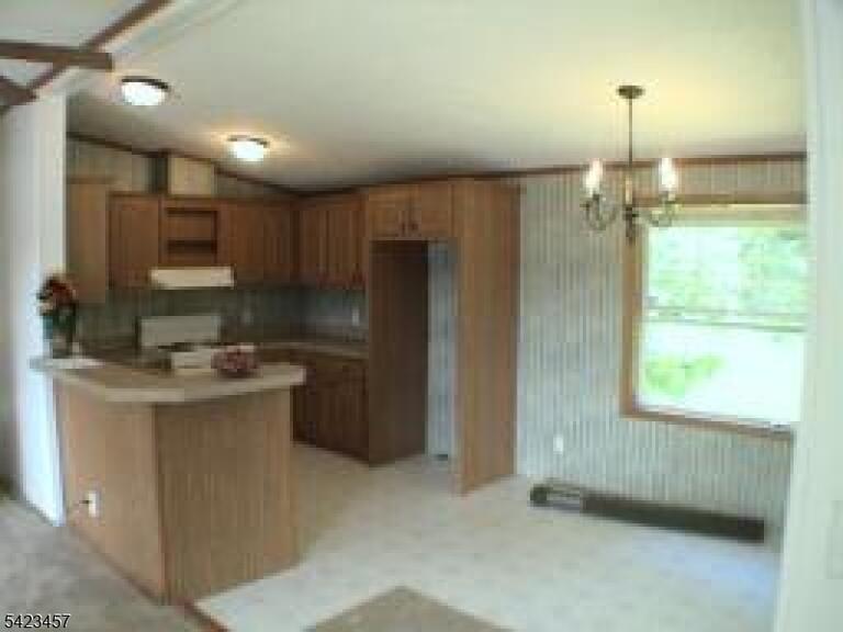 Property listing MLS 4019928 photo 3
