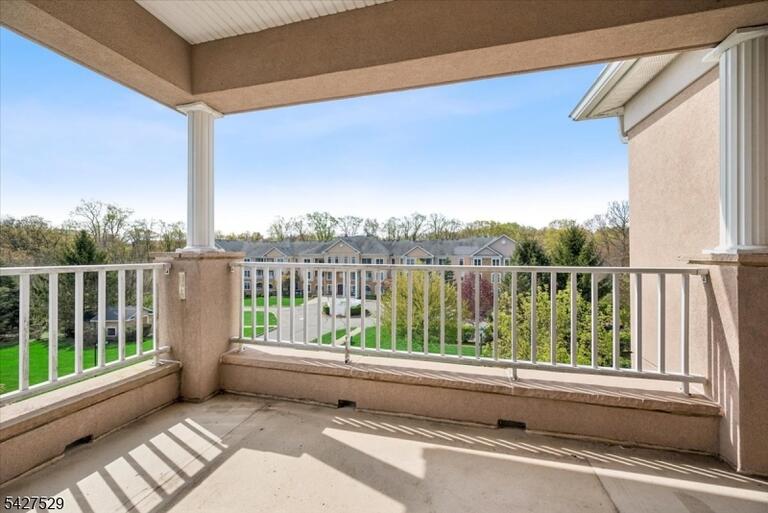 Property listing MLS 4023608 photo 9