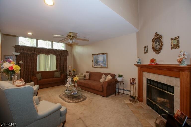 Property listing MLS 4024570 photo 3