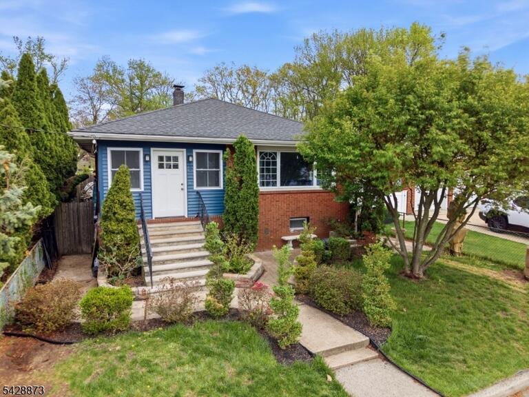 Property listing MLS 4024954 photo 1
