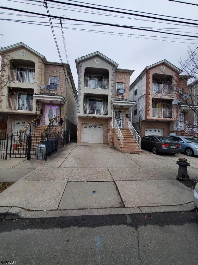 Property listing MLS 4025515 photo 1