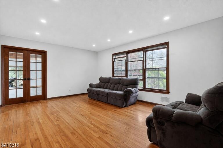 Property listing MLS 4025630 photo 18