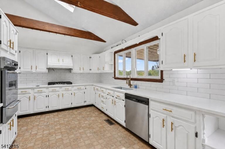 Property listing MLS 4025630 photo 2