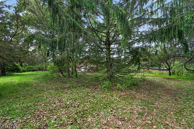 Property listing MLS 4025630 photo 27