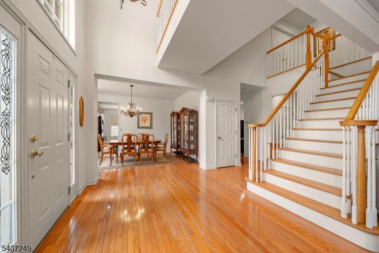 Property listing MLS 4025820 photo 2