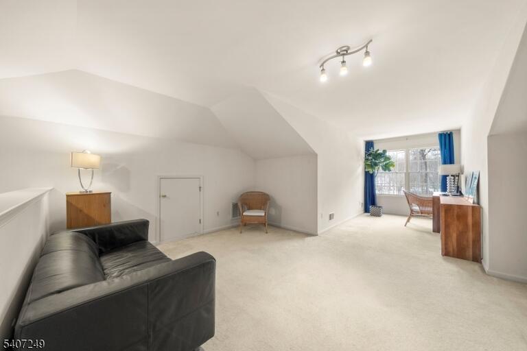Property listing MLS 4025820 photo 27