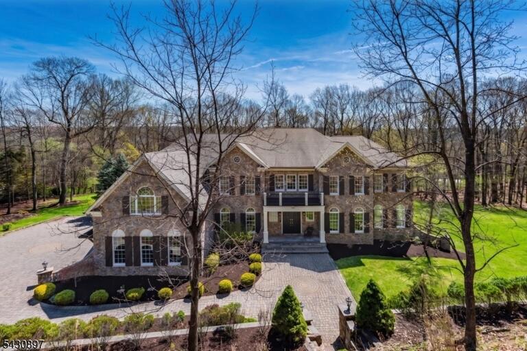 Property listing MLS 4026560 photo 1