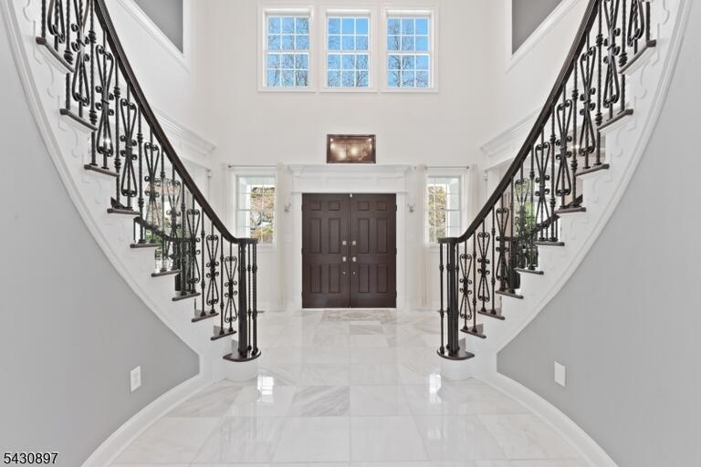 Property listing MLS 4026560 photo 5