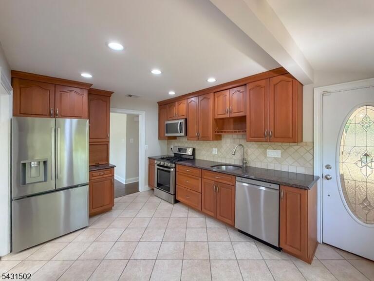 Property listing MLS 4027214 photo 5