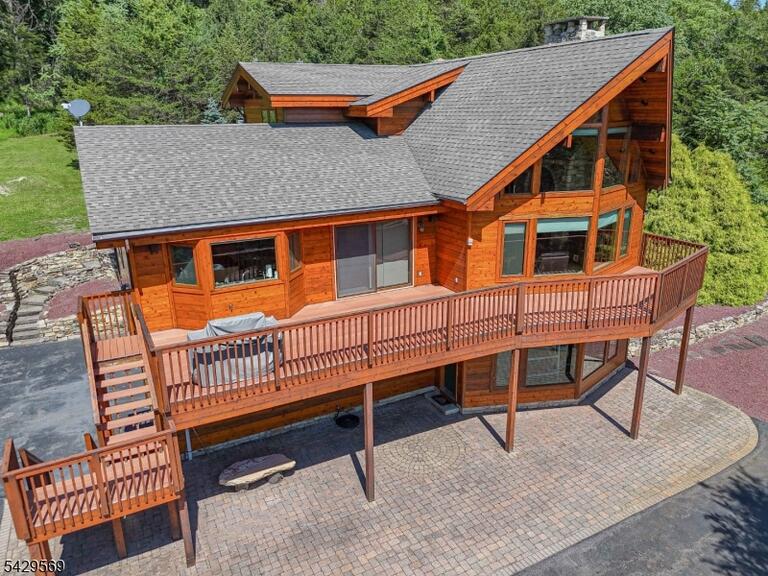 Property listing MLS 4027730 photo 1