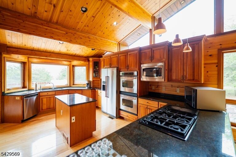 Property listing MLS 4027730 photo 28