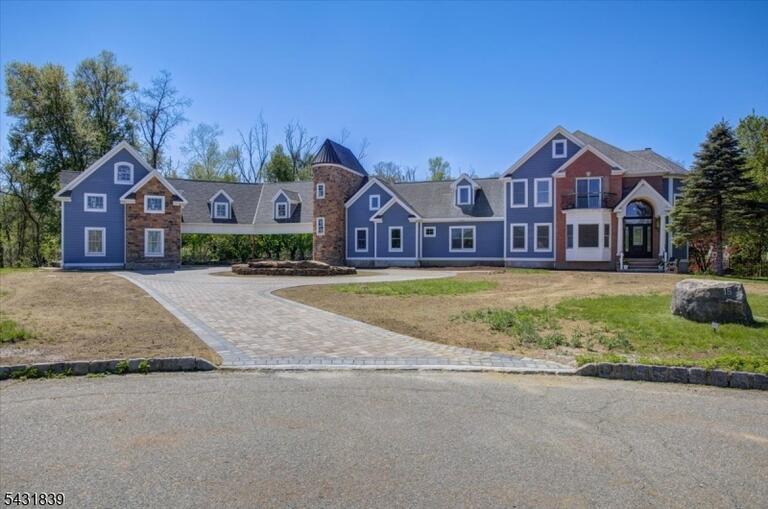 Property listing MLS 4027784 photo 1