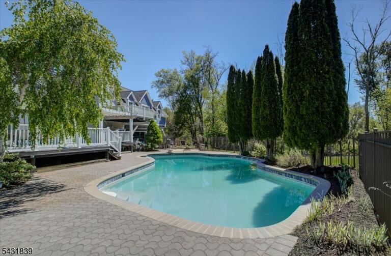 Property listing MLS 4027784 photo 6