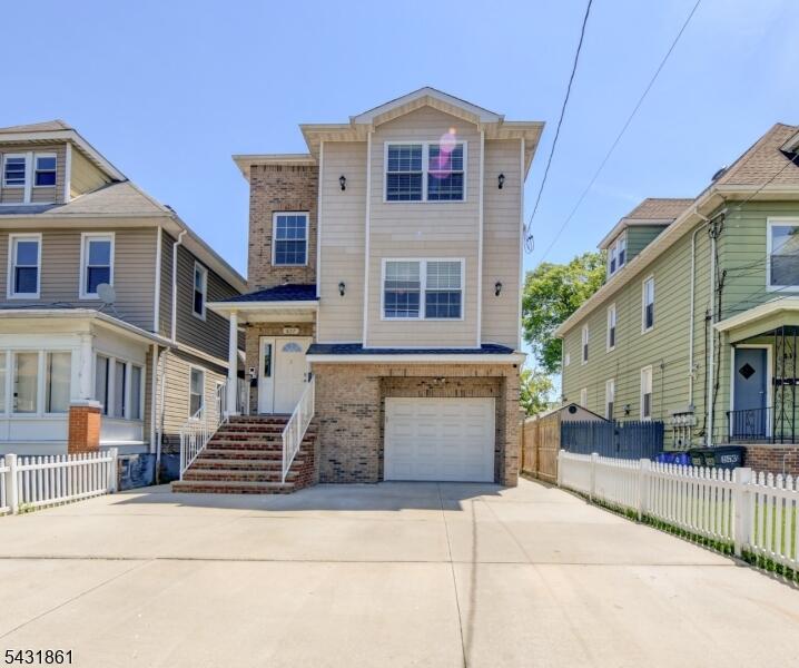 Property listing MLS 4028455 photo 1