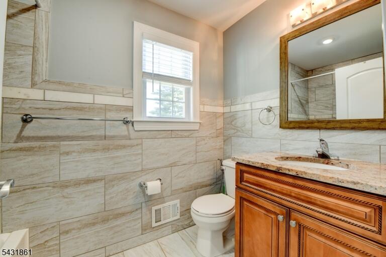 Property listing MLS 4028455 photo 12