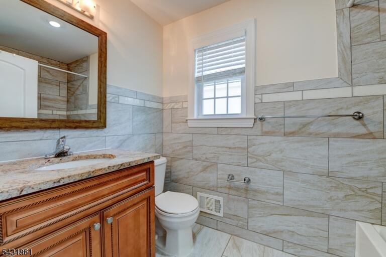 Property listing MLS 4028455 photo 16
