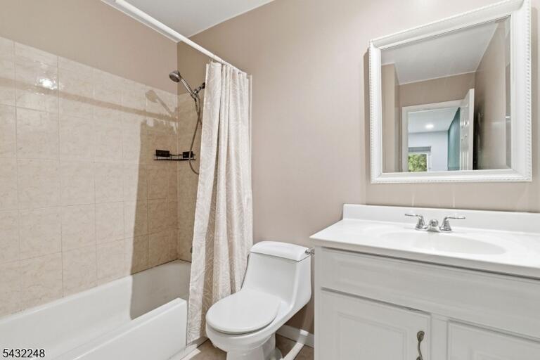 Property listing MLS 4028621 photo 10