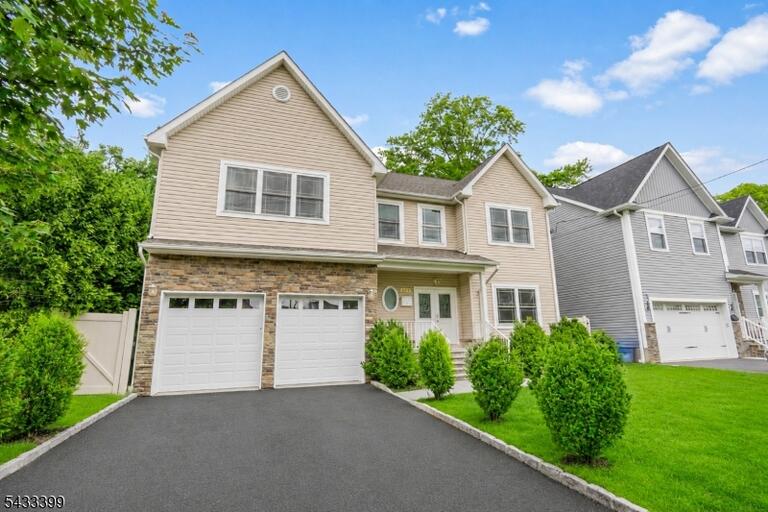 Property listing MLS 4028852 photo 2