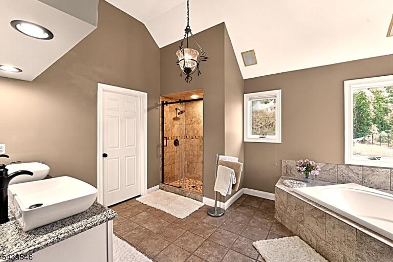Property listing MLS 4029126 photo 19