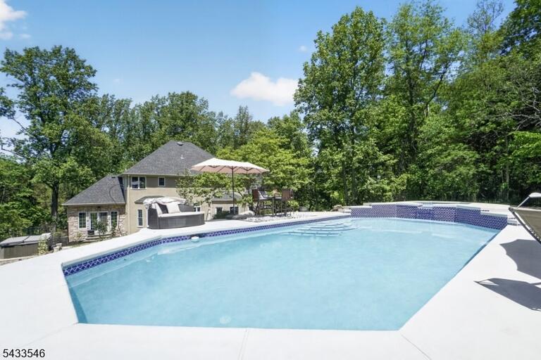 Property listing MLS 4029126 photo 26